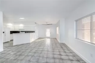 Photo #1: 2474396 Listing 