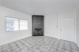 Photo #5: 2474396 Listing 