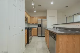 Photo #4: 2474405 Listing 