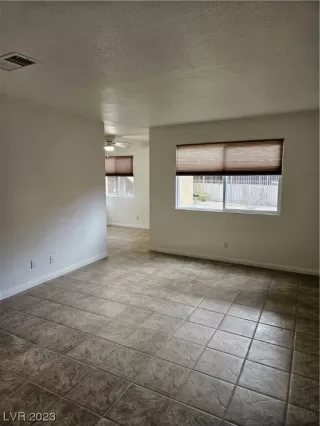 Photo #2: 2474408 Listing 