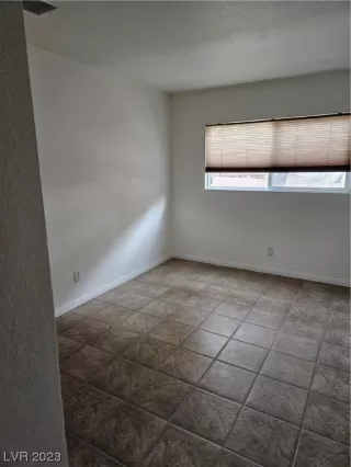 Photo #3: 2474408 Listing 