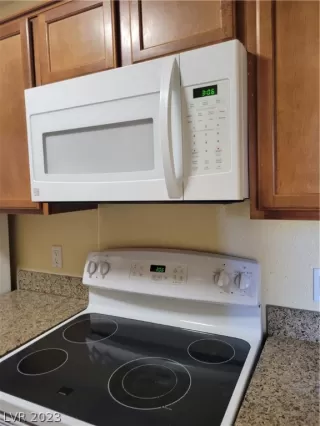 Photo #4: 2474408 Listing 