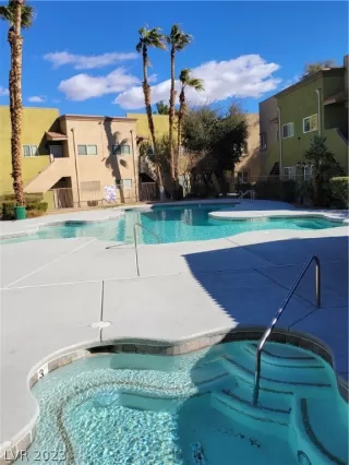 Photo #6: 2474408 Listing 