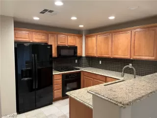 Photo #2: 2474409 Listing 