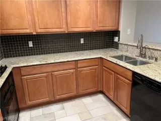 Photo #3: 2474409 Listing 