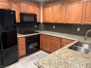 Photo #5: 2474409 Listing 