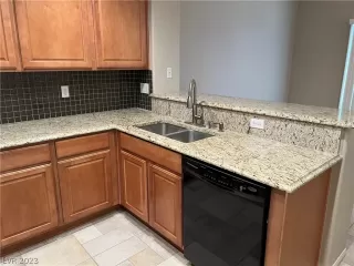 Photo #6: 2474409 Listing 