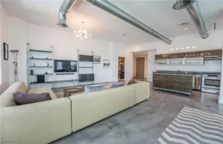 Photo #1: 2474410 Listing 