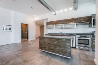 Photo #4: 2474410 Listing 