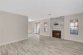 Photo #3: 2474413 Listing 