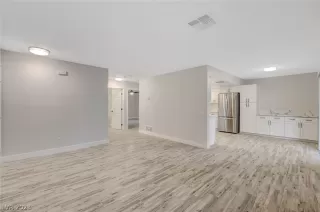Photo #4: 2474413 Listing 