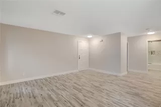 Photo #5: 2474413 Listing 