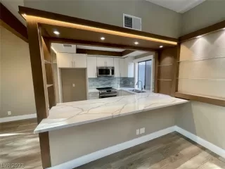 Photo #2: 2474415 Listing