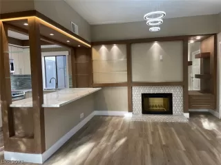 Photo #6: 2474415 Listing