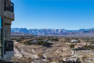 Photo #4: 2474449 Listing