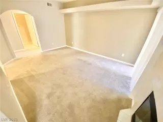 Photo #2: 2474461 Listing 