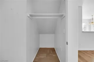 Photo #4: 2474475 Listing 