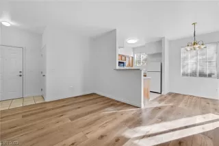 Photo #5: 2474475 Listing 