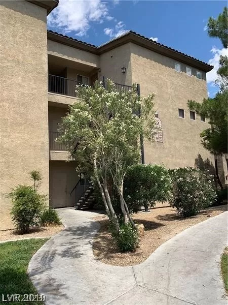 MLS: 2474515 Condo For Sale