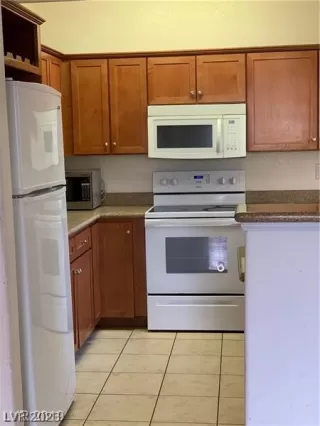 Photo #3: 2474515 Listing 