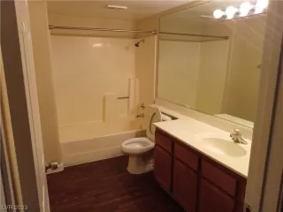 Photo #3: 2474518 Listing 