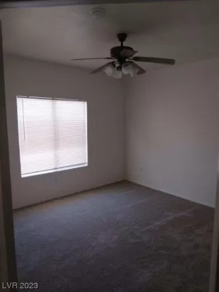 Photo #3: 2474591 Listing