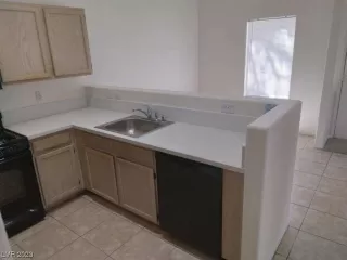 Photo #6: 2474591 Listing