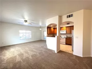 Photo #4: 2474602 Listing 