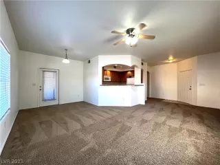 Photo #5: 2474602 Listing 