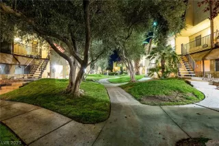 Photo #2: 2474625 Listing