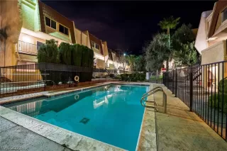 Photo #4: 2474625 Listing