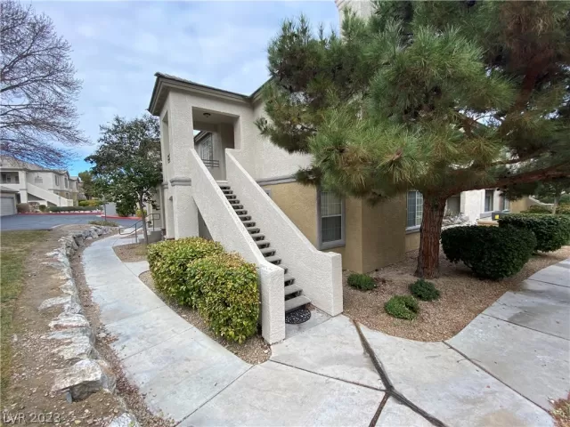 MLS: 2474633 Condo For Sale