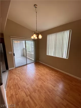 Photo #3: 2474633 Listing 