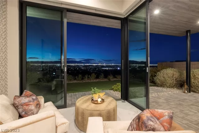 MLS: 2474646 Condo For Sale