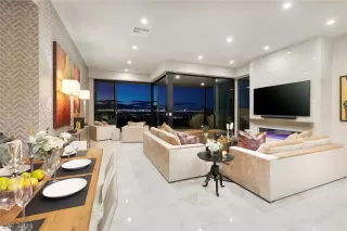 Photo #2: 2474646 Listing