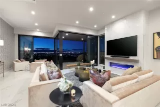 Photo #3: 2474646 Listing