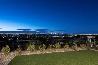 Photo #5: 2474646 Listing