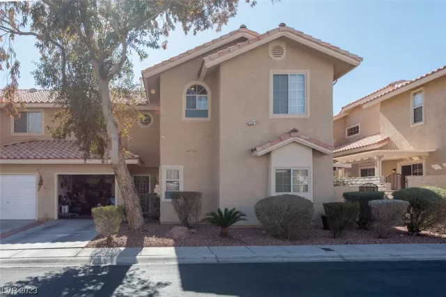 MLS: 2474685 Condo For Sale