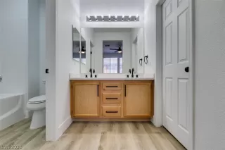 Photo #5: 2474690 Listing