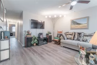 Photo #5: 2474699 Listing