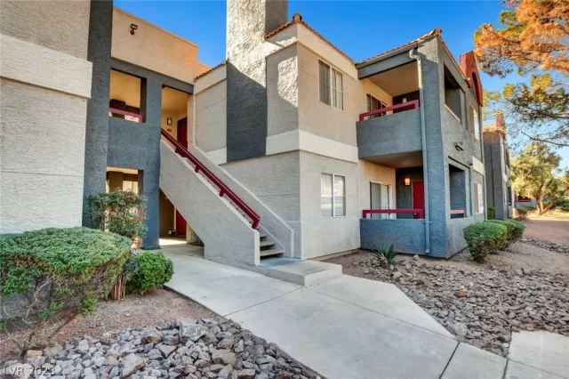 MLS: 2474772 Condo For Sale