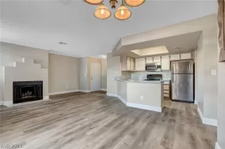 Photo #4: 2474772 Listing 