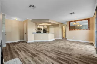 Photo #6: 2474772 Listing 