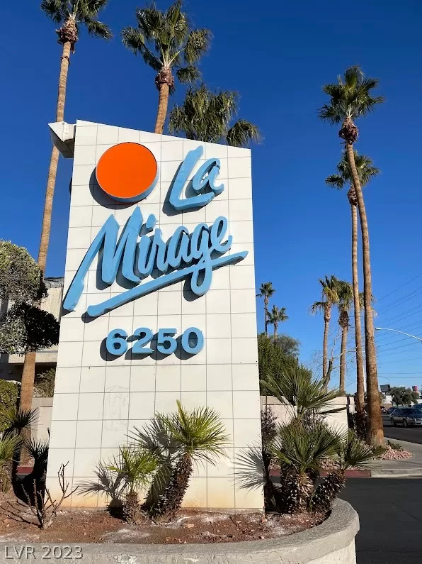 MLS: 2474799 Condo For Sale