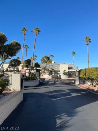 Photo #1: 2474799 Listing 