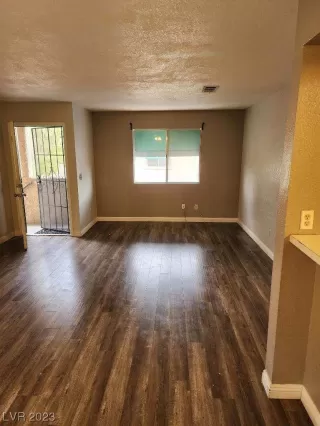 Photo #1: 2474857 Listing 