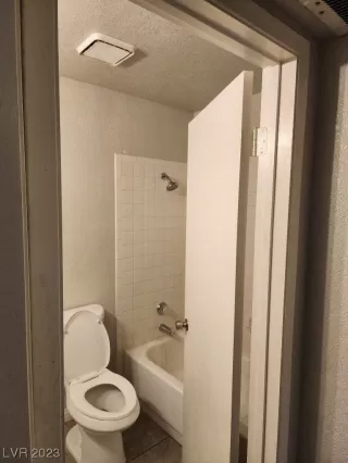 Photo #4: 2474857 Listing 