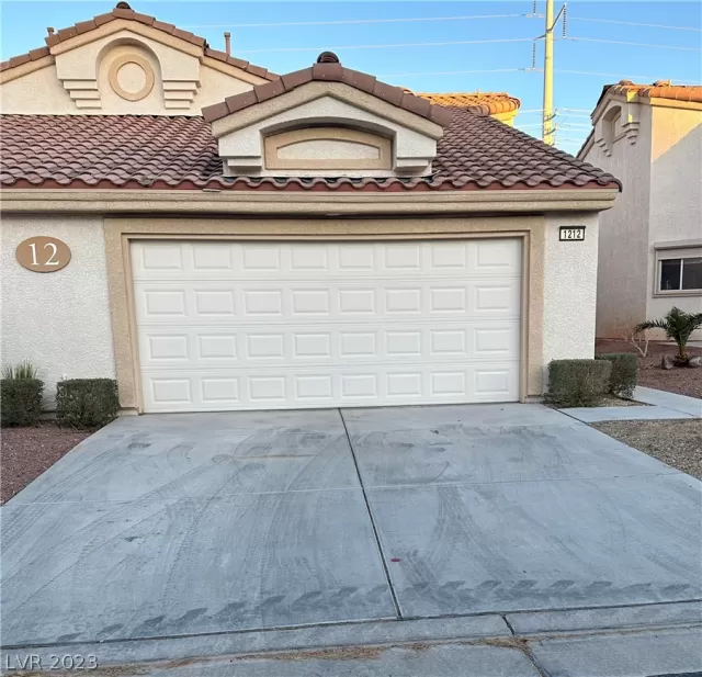 MLS: 2474862 Condo For Sale