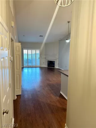 Photo #3: 2474862 Listing 