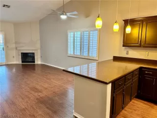 Photo #4: 2474862 Listing 